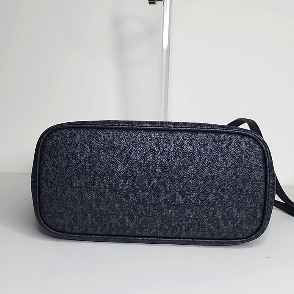 Michael Kors Jet Set Travel Extra-Small Logo Top-Zip Tote Bag - Picture 5 of 15